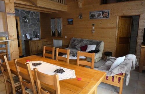 Reallon Ski Chalet | Chalet Crocus - Magnifique chalet aux pieds des pistes au cœur de la station de Réallon 10 à 12 couchages CHALCROCUS MAE-9031