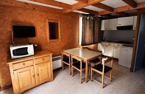 Meolans-Revel Ski Chalet | Chalet D - sleeps 6