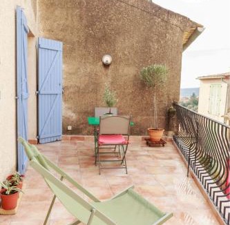 Greoux-les-Bains Villa | Chalet en Provence avec terrasse dans le village