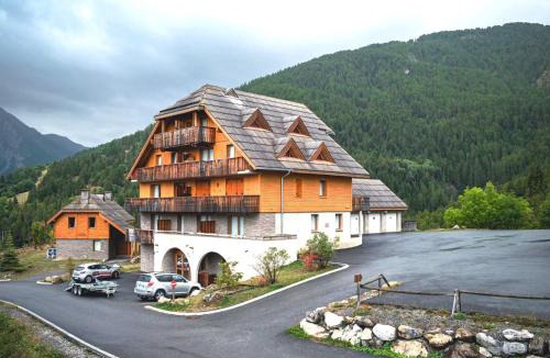 Pra Loup Ski Chalet | Chalet familial 6 pers avec parking à Pra Loup - FR-1-504-364
