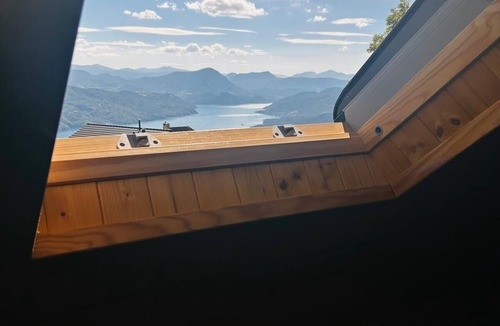 Saint-Apollinaire Ski Chalet | Chalet le Saint-Apo on the heights of Lac de Serre-Ponçon