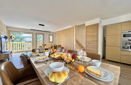 Les Claux Ski Chalet | Chalet, parking, tv, ski locker, 115m², Vars