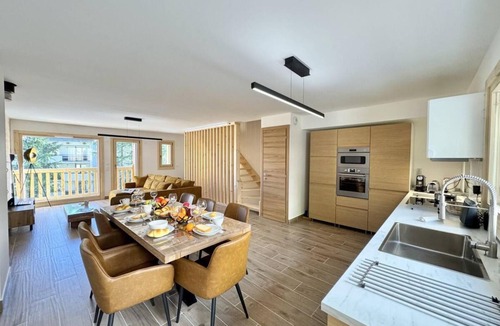 Les Claux Ski Chalet | Chalet, parking, tv, ski locker, 115m², Vars