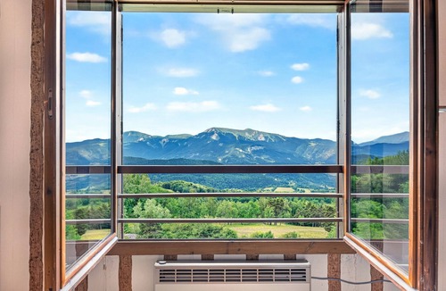 Seyne Ski Chalet | Chalet with Mountain Views, Private Garden and Balcony