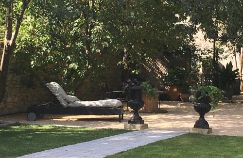 Cadereau Bed & Breakfast | Chambre côté jardin