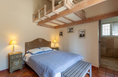 Ensues-la-Redonne Bed & Breakfast | Chambre d'hôtes les 5 calanques – Cozy Room Surrounded by Nature and Sea