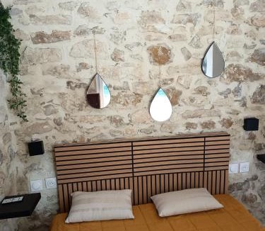 Aramon Bed & Breakfast | Chambre du petit figuier