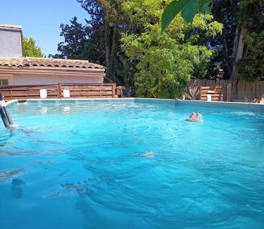 Aramon Bed & Breakfast | Chambre du petit figuier