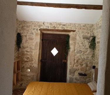 Aramon Bed & Breakfast | Chambre du petit figuier