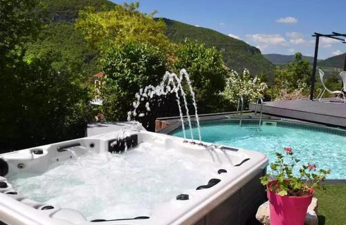 Mostuejouls Bed & Breakfast | Chambres D'hôtes - Au Soleilo