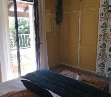 Eyguieres House | chambres dans les Alpilles les jardins de meyrol