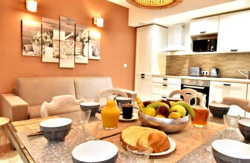 Beziers City Centre Apartment | CHAMPETRE#CENTRE#PARKING#WIFI#SELFCHECKIN#SLEEPNTRIPBEZIERS