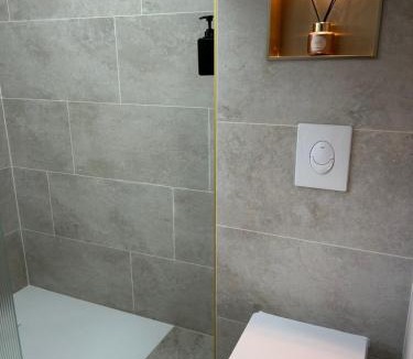 Carros Apartment | CHARMANT 2 PIECES DANS VILLA INDIVIDUELLE TERRASSES JARDIN