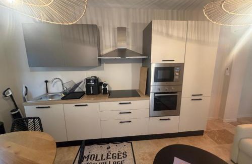 Molleges Apartment | Charmant appartement T2 cosy avec piscine