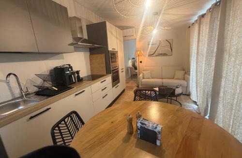 Molleges Apartment | Charmant appartement T2 cosy avec piscine