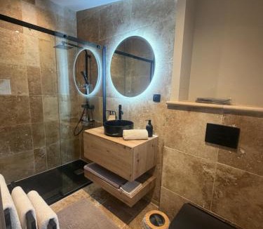 Molleges Apartment | Charmant appartement T2 cosy avec piscine