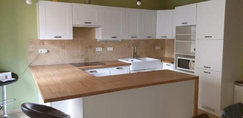Tourbes Apartment | Charmant duplex 8 couchages 75 m2, terrasse 12 m2 dans village typique héraultais