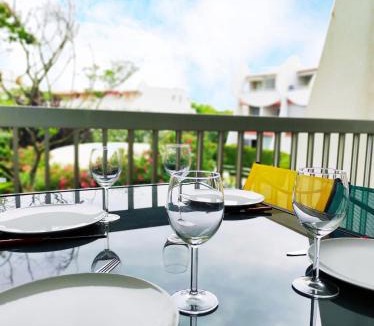 Le Grand Travers Apartment | Charmant studio en bord de mer, piscine, climatisation, parking privé et wifi