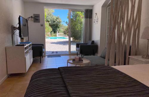 Sillans-la Cascade Apartment | Charmant Studio avec Piscine Privative sur 1500m2 de Terrain Proche Cascade de Sillans VAR Verdon