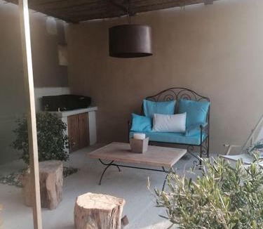 Saint-Andiol Apartment | Charmant T1 calme et reposant