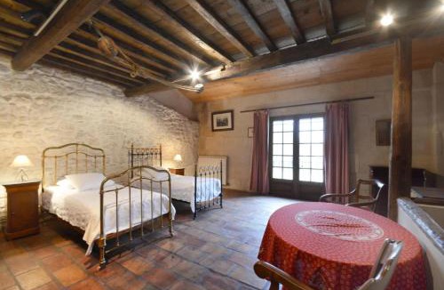 Saintes-Maries-de-la-Mer House | Charmante maison en Camargue avec piscine partagée