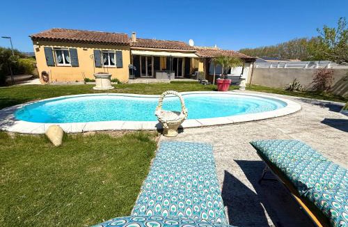 Mallemort House | Charmante maison, piscine et clim - 8 pers. - FR-1-658-40