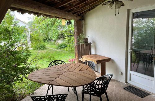 Castelnau-le-Lez Ski Chalet | Charmante petite maison avec terrasse et jardin, proche tram