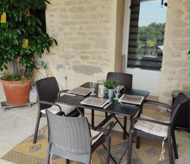 Euzet-les-Bains House | Charme de l'ancien entre Cévennes et Mer