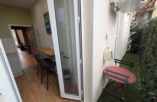 Centre Ville-Gare Apartment | Charming 2-bedroom apartment on Avenue Jean Médecin