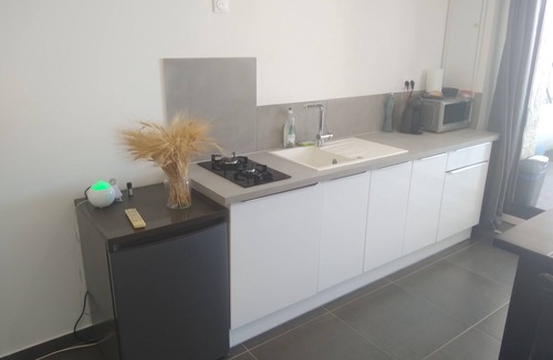 Saint-Savournin Apartment | Charming 30m2 loft studio with new terrace and swimming pool