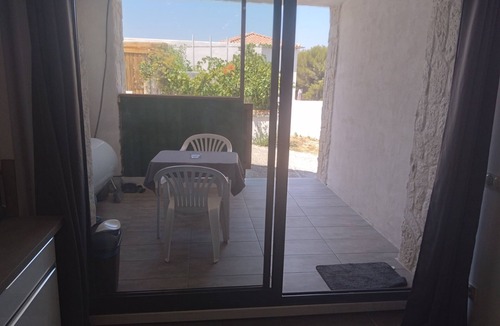 Saint-Savournin Apartment | Charming 30m2 loft studio with new terrace and swimming pool