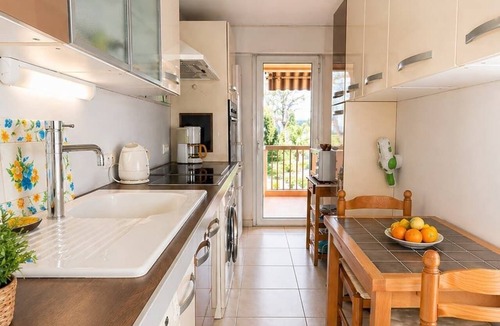 Boulouris-sur-Mer Apartment | Charming accommodation 3 * by the sea with sea view. Private park, elevatoring