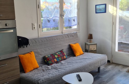 La Jetee Villa | Charming air-conditioned T3, garden and parking, beach & restaurants within walking distance.