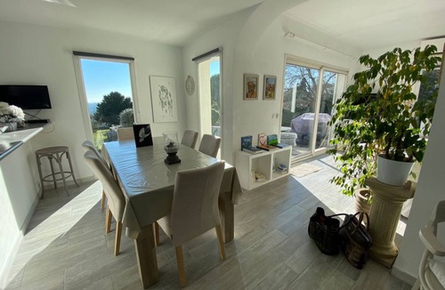 Tourrettes Villa | Charming air conditioned Californian Villa.