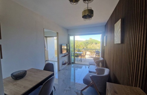 Cavaliere Apartment | Charming apartment in Cavalaire-sur-Mer with terrace