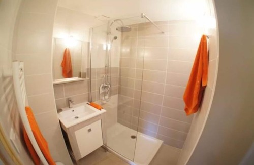 Beziers Apartment | Charming apartment with large terrace in character building
