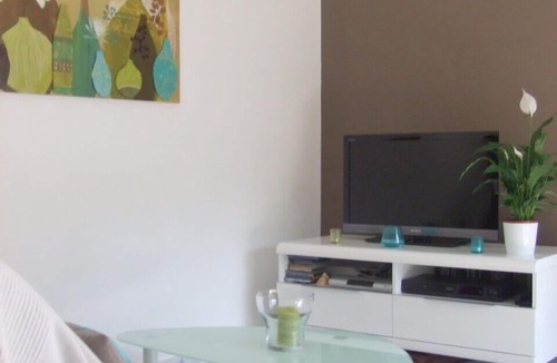 Prado - Republique Apartment | Charming & comfortable studio / Cannes center / quiet / parking / close to amenities & sea