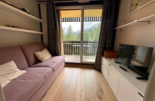 Allos Apartment | Charming, cosy T2 apartment - at the foot of the slopes & 2 balconies with view