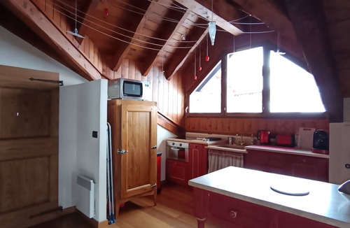 Montgenevre Apartment | Charming duplex for 5 in Montgenèvre with views, close to amenities, parking included