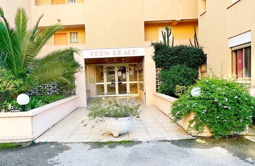 Cros-de-Cagnes Apartment | Charming F1 Swimming pool Air conditioning Sea view Beach 600m Shops Private parking WIFI