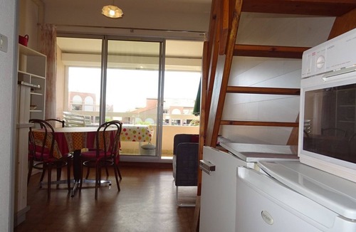 Palavas-les-Flots Apartment | Charming F2 Mezzanine, A/C, Pool, South, Parking, Near Beach and Village in Palavas