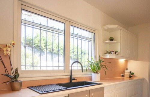 Les Baraques House | Charming family home with a pool