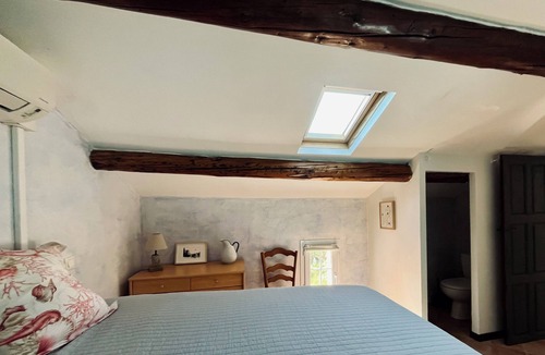 Avignon House | CHARMING FARMHOUSE WITH WOODED GROUNDS AND SWIMMING POOL