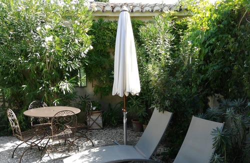 St.-Remy-de-Provence Cottage | Charming Mazet with swimming pool