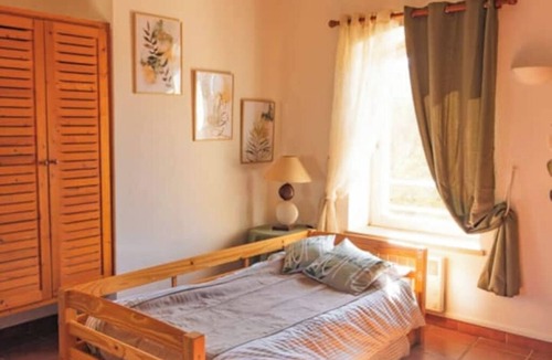 La Coupe Bed & Breakfast | Charming gîte for 5 people in the heart of the Fontfroide massif, swimming pool & tennis court