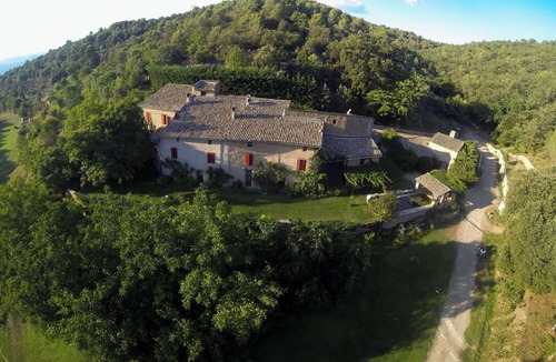 Les Mees House | Charming gîte with swimming pool and tennis court in the heart of nature