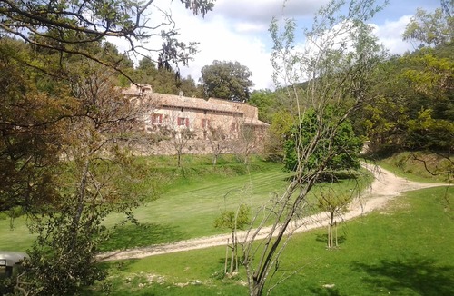 Les Mees House | Charming gîte with swimming pool and tennis court in the heart of nature