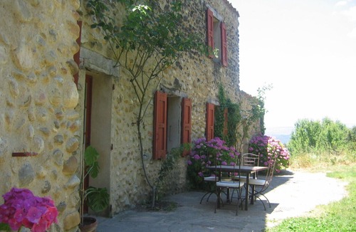 Les Mees House | Charming gîte with swimming pool and tennis court in the heart of nature