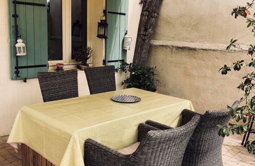 Salleles-d'Aude House | Charming home on the Canal du Midi | 4 bedrooms | Fiber-optic internet | Garden | Spacious living room