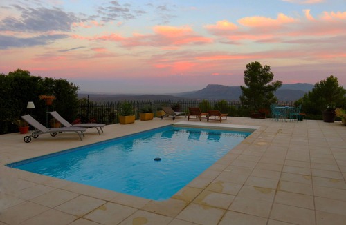 La Motte House | charming house, breathtaking view, sleeps 8, swimming pool